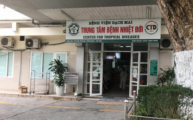 Thông báo khẩn của BV Bạch Mai: Khử khuẩn toàn bộ khuôn viên bệnh viện, dừng khám theo yêu cầu và tái khám - Ảnh 1.