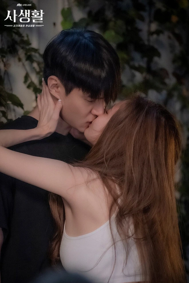 Phát hờn với loạt khoảnh khắc tình tứ, tối ngày ôm hôn quấn quít của Seohyun - Go Kyung Pyo ở Đời Tư - Ảnh 22.