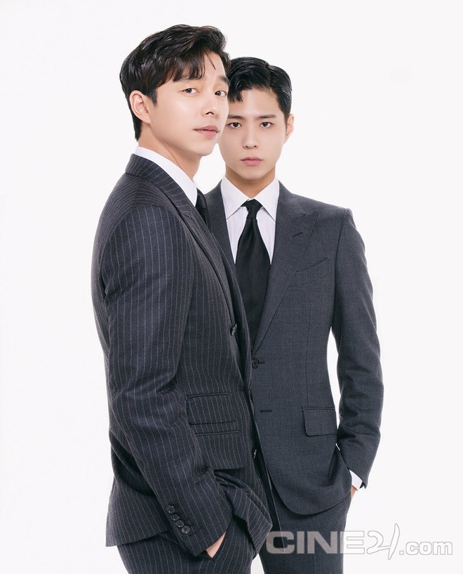 “Nghẹt thở” bộ ảnh cực phẩm Gong Yoo - Park Bo Gum: “Yêu tinh” và nam thần cực tình, fan đau đầu không biết ai soái hơn - Ảnh 2.