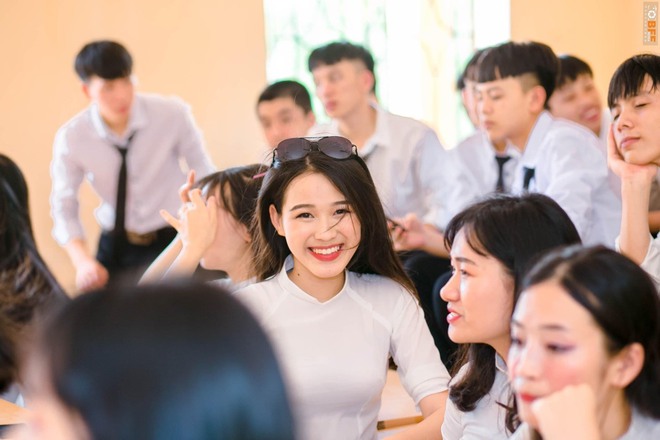 Hành trình nhan sắc thay đổi chóng mặt của Hoa hậu Đỗ Thị Hà từ cấp 1 cho đến lúc lên Đại học - Ảnh 4.