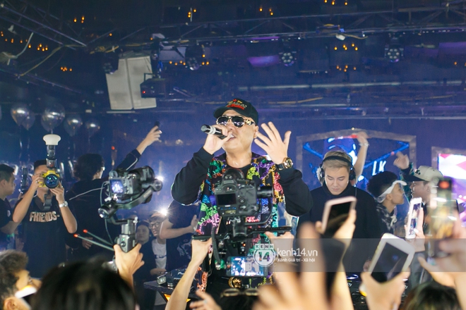 MCK - Tlinh rải cẩu lương từ hậu trường lên sân khấu, Gonzo bất ngờ xuất hiện để cổ vũ dàn thí sinh Rap Việt và King Of Rap - Ảnh 20.