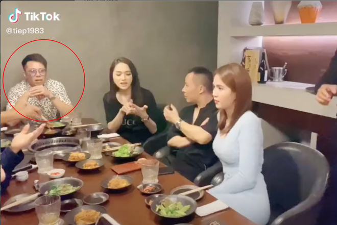 Matt Liu liên tục kề bên Hương Giang mọi lúc, lần này là đi ăn chung với hội Ngọc Trinh - Vũ Khắc Tiệp - Ảnh 2.