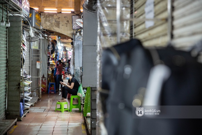 Các khu tham quan, mua sắm từng sầm uất nhất tại Sài Gòn ảnh hưởng ra sao bởi dịch Covid-19? - Ảnh 3.