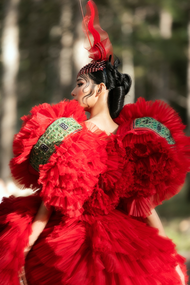 Sự kiện đặc biệt giữa rừng: Con gái Đoan Trang xuất thần, Hoàng Thuỳ chìm trong váy khủng, thí sinh Miss Tourism bức tử vòng 1 - Ảnh 3.