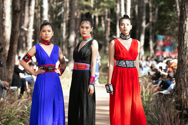 Sự kiện đặc biệt giữa rừng: Con gái Đoan Trang xuất thần, Hoàng Thuỳ chìm trong váy khủng, thí sinh Miss Tourism bức tử vòng 1 - Ảnh 10.
