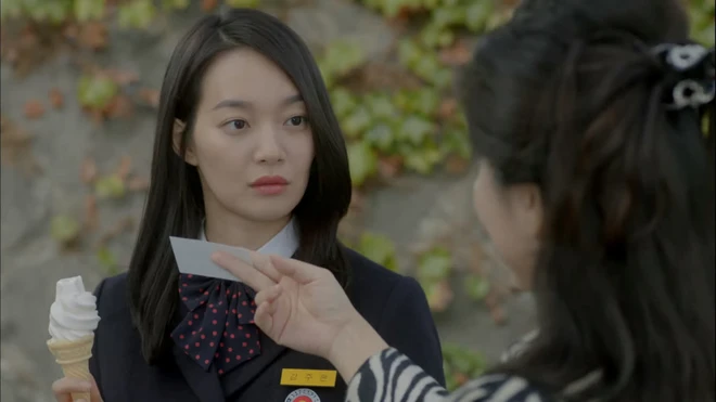 6 màn “vịt hoá thiên nga” ngoạn mục ở phim Hàn: IU, Moon Ga Young chưa sốc bằng ác nữ Penthouse - Ảnh 10.