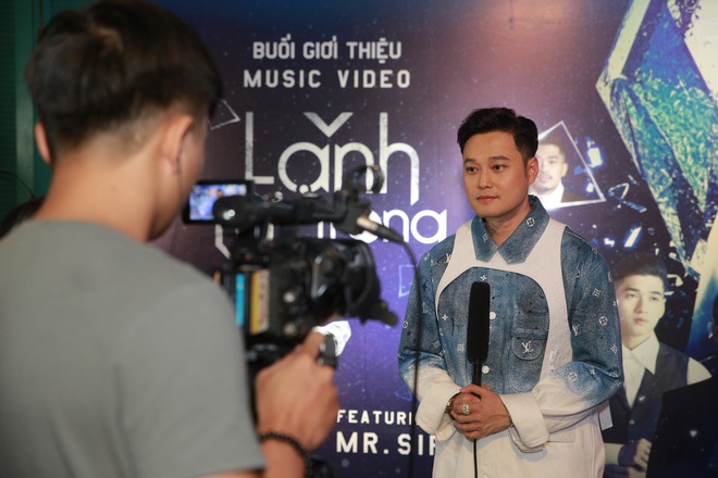 Quang Vinh comeback hát nhạc Mr. Siro, MV miêu tả tổ hợp tình yêu hết sức phức tạp của Lynk Lee, Liz Kim Cương và Diễm My 9x - Ảnh 20.