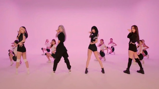 YG đổ cả tấn tiền vào MV How You Like That của BLACKPINK, nhưng Billboard lại chọn bản dance giản đơn là 1 trong 25 MV hay nhất 2020 - Ảnh 6.