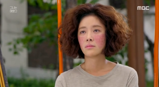 3 màn makeup đi vào lòng đất ở phim Hàn: Moon Ga Young y hệt cương thi vẫn chưa là gì so với chị đại Hwang Jung Eum - Ảnh 9.