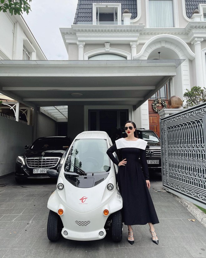 Biệt thự 2 mặt tiền, bể bơi xịn, phòng nào cũng rộng nhưng Bảo Thy lại ít khoe tài sản nhất nhì Vbiz - Ảnh 1.