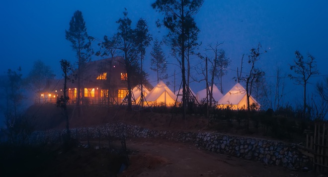 Ngôi nhà trên núi bao trọn view đẹp nhất Sa Pa, chiếc lò sưởi mang từ Mông Cổ về chiếm một vị trí đặc biệt - Ảnh 16.