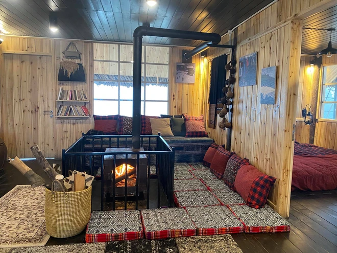 Ngôi nhà trên núi bao trọn view đẹp nhất Sa Pa, chiếc lò sưởi mang từ Mông Cổ về chiếm một vị trí đặc biệt - Ảnh 14.