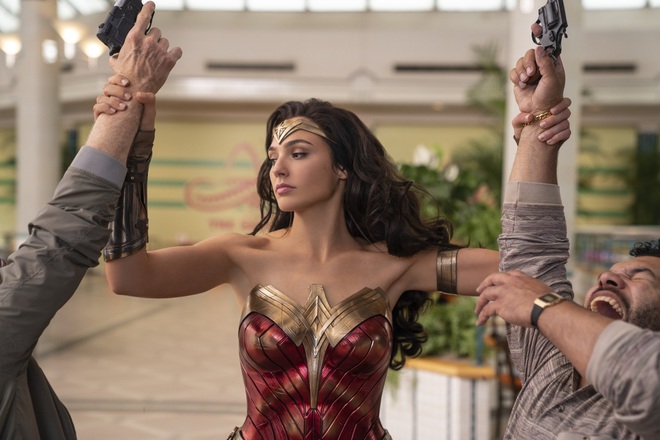 Wonder Woman 1984 trừ cái kết sến sẩm văn vở ra, thì ngồi há mồm cho chị đại với bồ phát cẩu lương cũng đủ đã! - Ảnh 10.