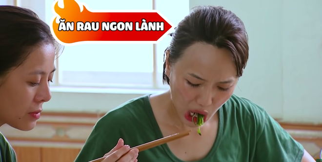 Chùm ảnh ăn uống của 6 nữ nhân Sao Nhập Ngũ: Diệu Nhi đánh chén say mê, Khánh Vân khổ sở vì niềng răng - Ảnh 2.