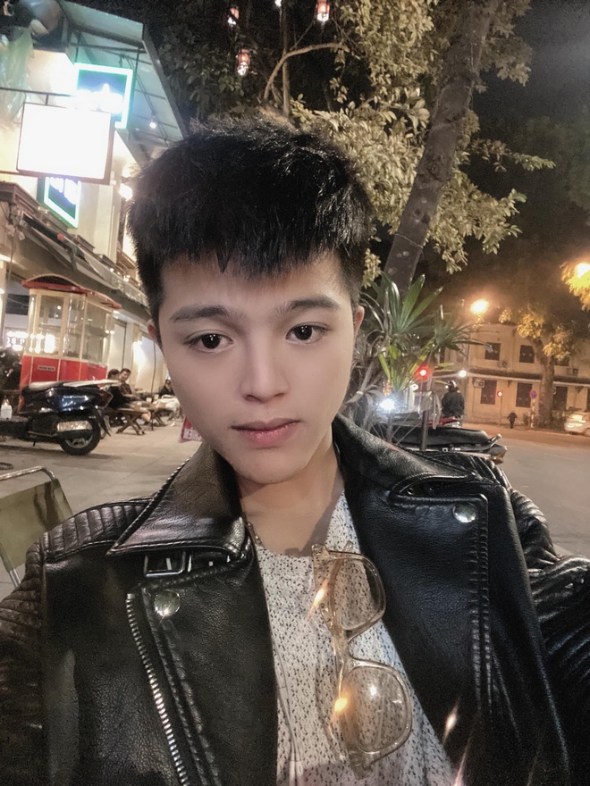 Quang Anh (The Voice Kids) gây choáng với bộ ảnh mới theo phong cách sexy, trang điểm đậm - Ảnh 4.