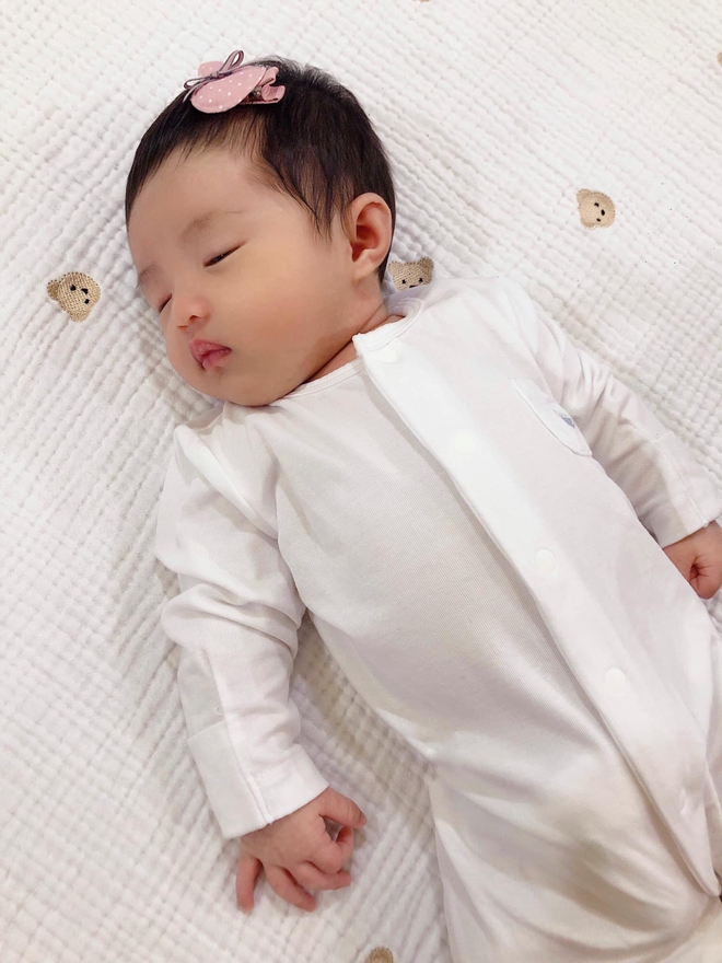 Đông Nhi tiết lộ cách gọi con gái cực lầy, hóa ra dựa vào đặc điểm cưng xỉu của bé - Ảnh 4.