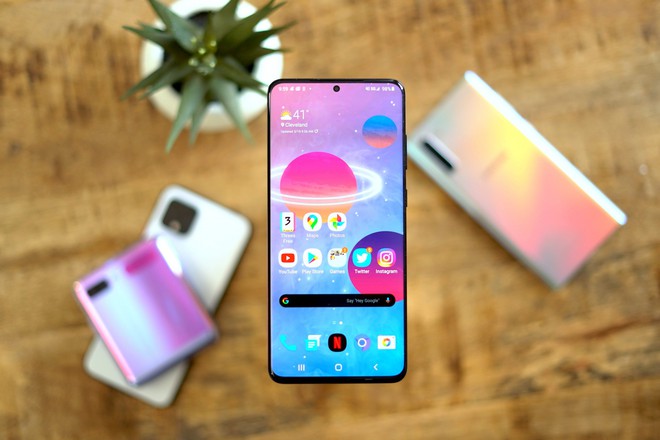 Nhìn lại cuộc đua smartphone những năm gần đây: Người dùng đang bị “lừa” bởi rất nhiều thứ thừa thãi đến vô lý! - Ảnh 5.