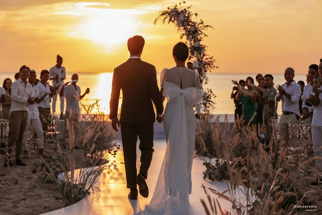 Công Phượng đích thân “mở bát” 2021 với loạt ảnh đẹp nao lòng siêu đám cưới ở 3 địa điểm: Thế này là quá hạnh phúc rồi! - Ảnh 9.