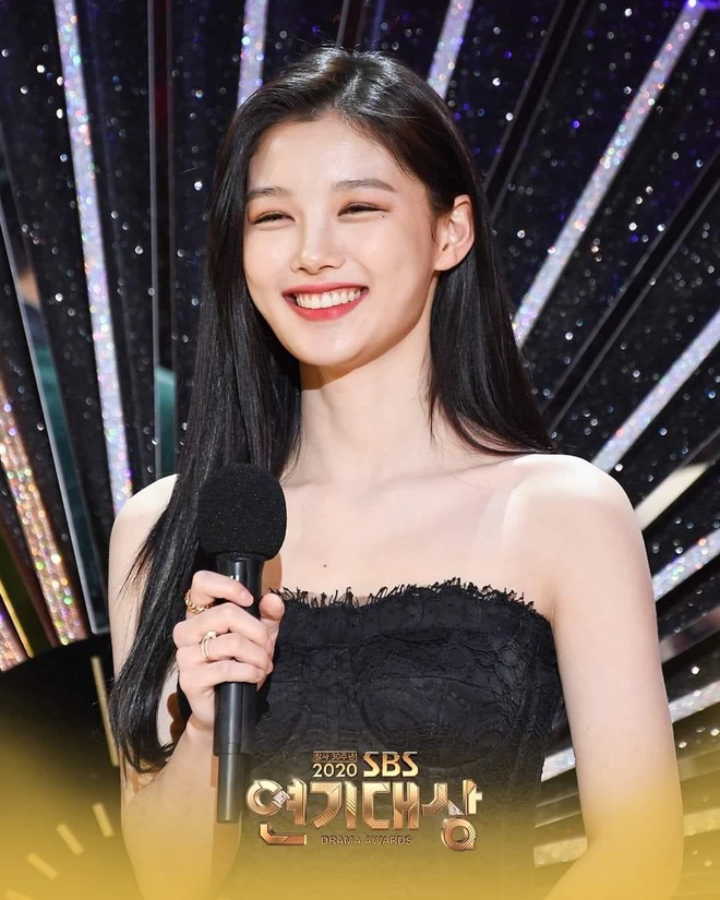 Mỹ nhân hot nhất SBS Drama Awards 2020 gọi tên Kim Yoo Jung: Sao nhí lột xác thành nữ thần, chấp hết mọi ống kính phóng viên - Ảnh 10.