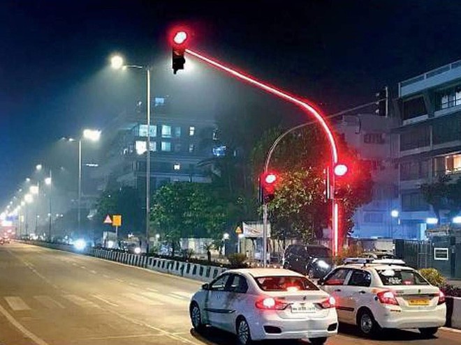 Ấn Độ chơi trội, lắp đặt nguyên hệ thống full LED lên đèn giao thông - Ảnh 3.