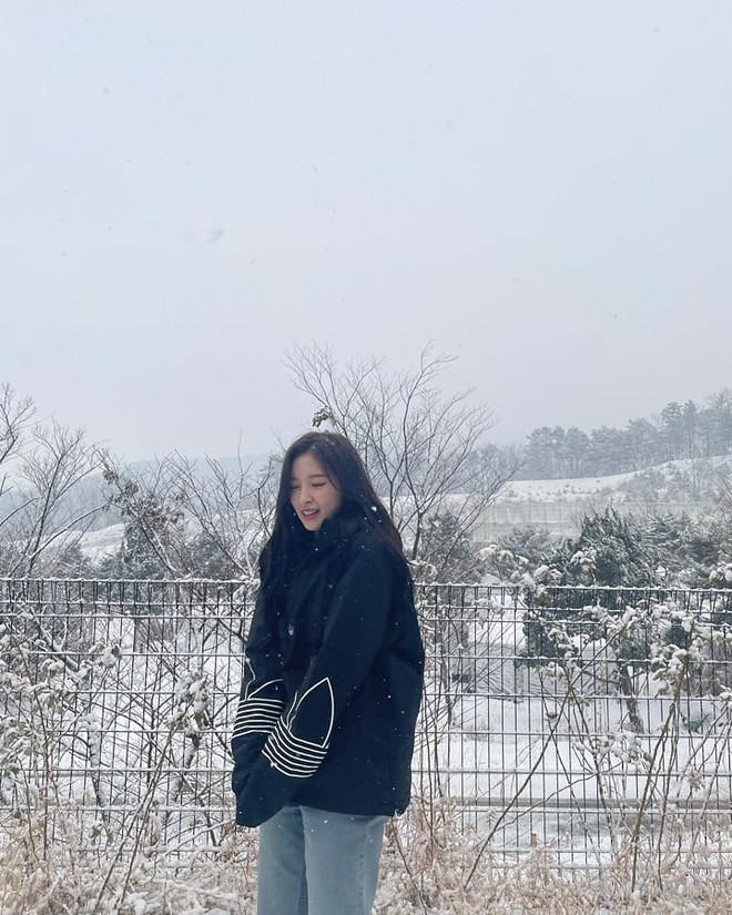 Sao Kbiz thi nhau check-in mùa tuyết xứ Hàn: BLACKPINK - Yoona xinh xỉu, Seulgi - CL lên đồ trendy, BTS gây bão toàn cầu - Ảnh 16.