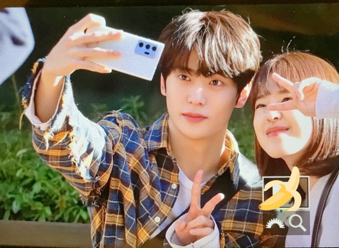 NCT Jaehyun nắm tay bạn diễn tình tứ ở hậu trường Dear.M, nhìn mà tưởng bị khui hẹn hò cơ! - Ảnh 5.