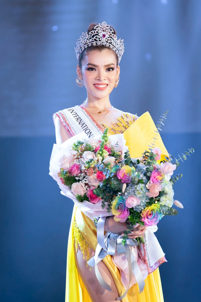Trân Đài được Hoa hậu Thái Lan chúc mừng sau đăng quang, fan mong chờ một màn đọ sắc khét lẹt - Ảnh 1.