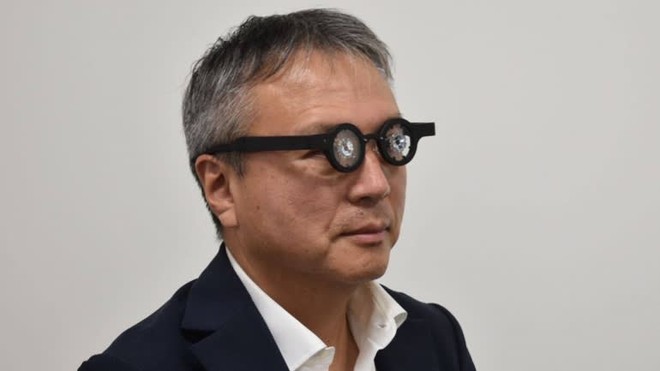 Góc sáng mắt: Nhật Bản ra mắt kính thông minh, càng đeo càng giảm độ cận thị - Ảnh 1.