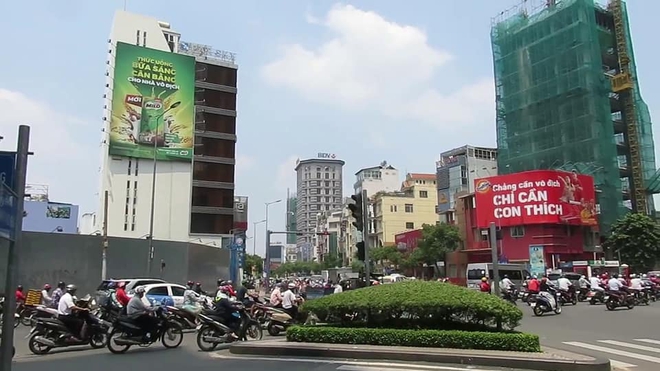 Hari Won - Trấn Thành trở thành tâm điểm đối đáp quảng cáo cực hài hước giữa Baemin và Gojek, nhưng cái tên thứ 3 xuất hiện mới khiến cộng đồng dậy sóng! - Ảnh 2.