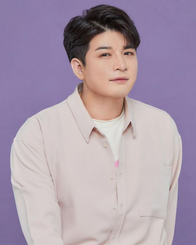 Giảm 40kg chấn động, Shindong (Suju) tung ảnh profile với visual sắc nét khó tin: Thế nào mà khiến MXH xôn xao cả sáng nay? - Ảnh 3.