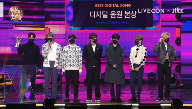 BTS xuất hiện đủ 7 người nhận giải nhưng lại mất Daesang về tay IU tại Grammy Hàn Quốc 2021; BLACKPINK, Red Velvet ở nhà vẫn có giải - Ảnh 3.