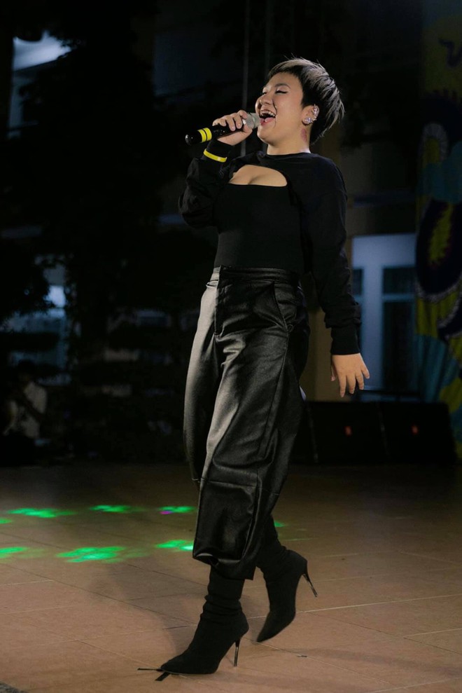 Nữ ca sĩ hỗ trợ Mai Âm Nhạc ở Rap Việt mùa 2 từng có hit hơn 100 triệu views, còn là học trò Tuấn Hưng - Ảnh 9.