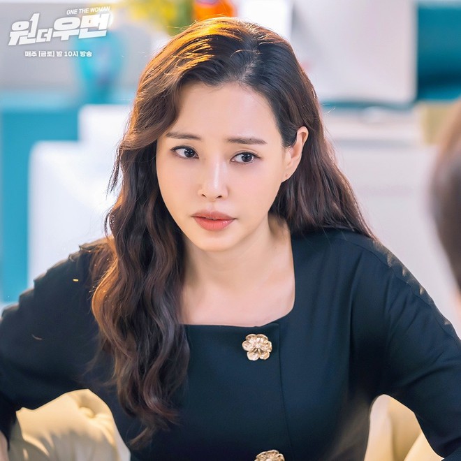Rating phim Kim Go Eun thấp thảm, bị hội bom tấn của Nam Goong Min và Honey Lee đè bẹp - Ảnh 4.