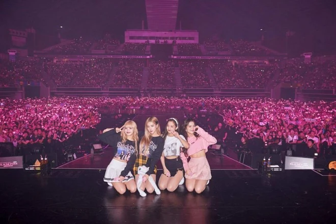 Du học sinh Việt kể chuyện đi concert BLACKPINK: Quẩy theo fan Hàn kiểu rơi vào trầm tư, thành viên nào được yêu thích nhất? - Ảnh 2.