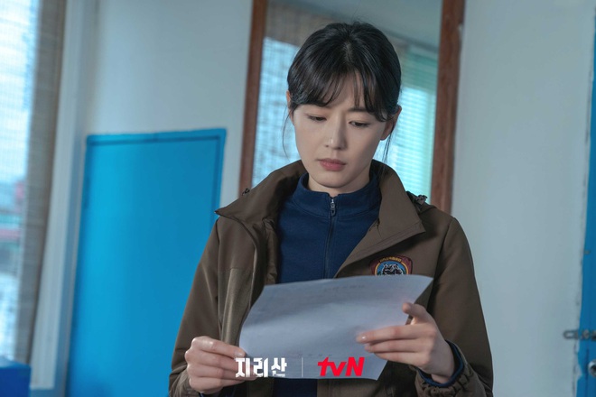 Rating bom tấn Jirisan cao chạm nóc, bom xịt của mặt chó Reply 1988 kết thúc thảm thương - Ảnh 1.