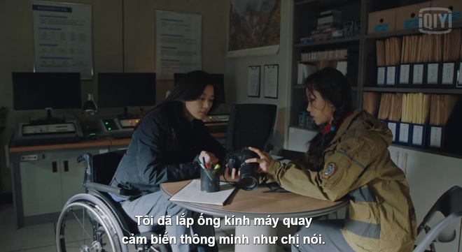 Jeon Ji Hyun - Joo Ji Hoon lộ quá khứ tang thương, đối đầu với sát nhân giết người hàng loạt ở Jirisan tập 3 - Ảnh 1.