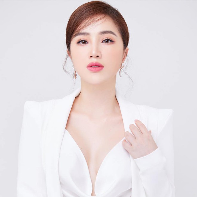 Sinh quý tử cho chồng đại gia, cuộc sống 2 năm làm dâu nhà tài phiệt của Bảo Thy sướng cỡ nào? - Ảnh 2.