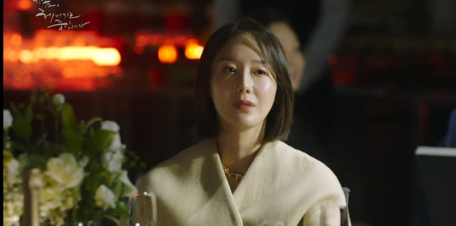 Now, We Are Breaking Up tập 2: Song Hye Kyo cưỡng hôn Jang Ki Yong, chị là bad girl trêu đùa trai trẻ đấy ư? - Ảnh 5.