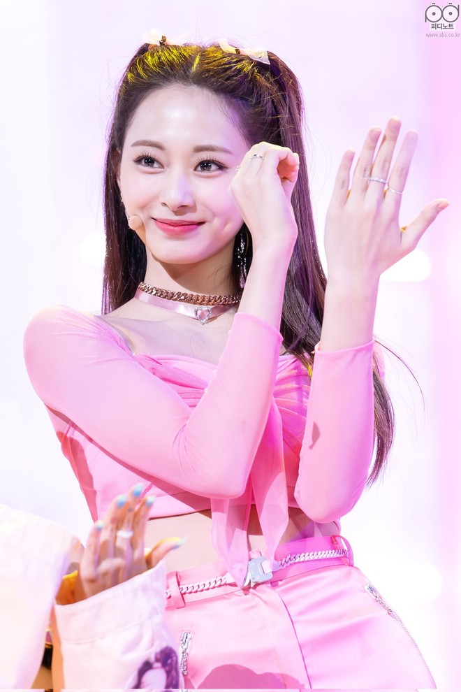 Chung khung hình với đàn em IVE, Tzuyu (TWICE) lộ điểm yếu phong độ visual thất thường vì lý do này - Ảnh 9.