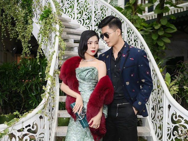 Cuối cùng cũng được chiêm ngưỡng chiếc cổng 3,6 tỷ đồng cũng không đủ mua của Lệ Quyên! - Ảnh 6.