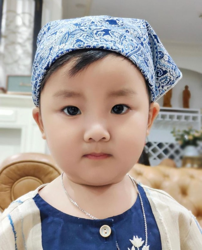 Giữa đêm Hoà Minzy xúc động chia sẻ chuẩn bị phải xa con trai cưng, nỗi lòng ai hiểu của các mẹ bỉm sữa - Ảnh 6.