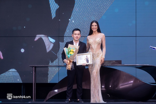 Kim Duyên công bố đầm dạ hội sẽ đem đến Miss Universe, gây tranh cãi vì chi tiết này? - Ảnh 10.