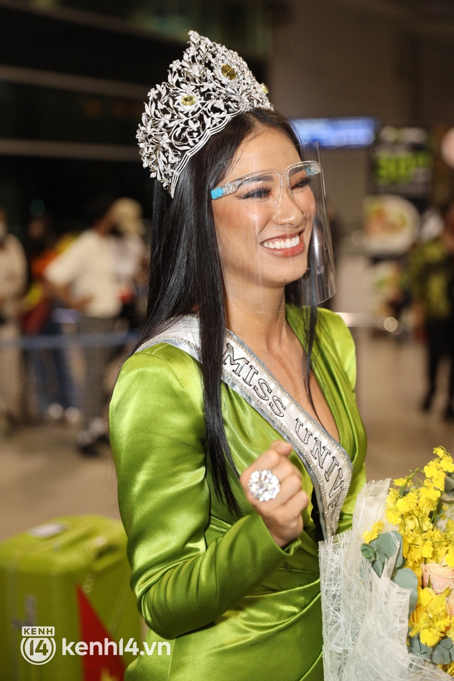 Kim Duyên xanh lá toàn tập, chính thức lên đường đến Israel chinh chiến Miss Universe 2021 - Ảnh 12.