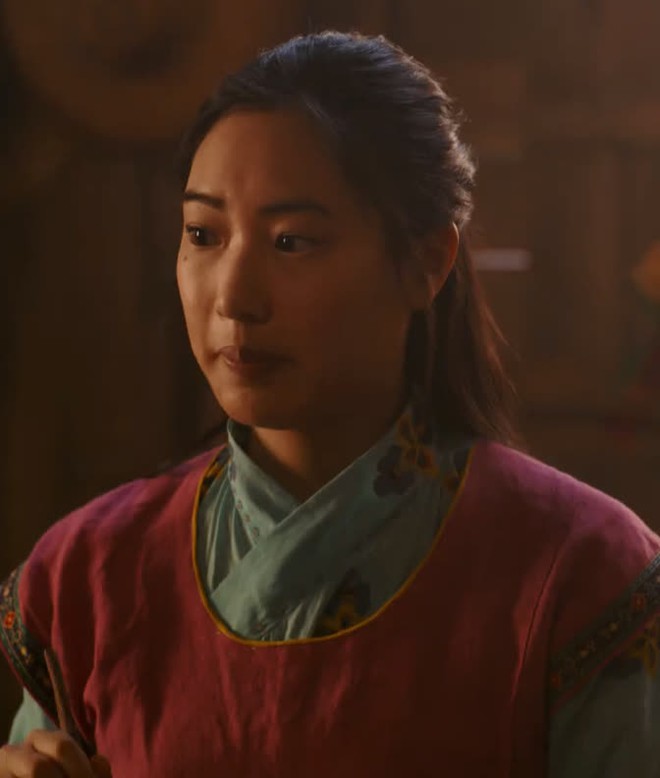 Té ra bom tấn Mulan có 1 cô nàng gốc Việt, nhân vật quan trọng là thế mà tạo hình thảm hoạ, kịch bản đối xử không ra gì gây bức xúc! - Ảnh 2.