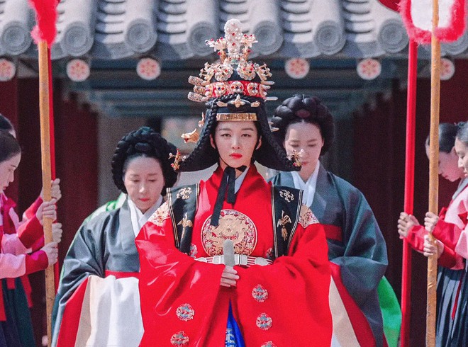 Lộ diện nữ thần cổ trang mới xứ Hàn: Cao quý như Hoàng hậu, nhan sắc tuổi 38 bỗng bùng nổ chỉ nhờ tạo hình đỉnh cao - Ảnh 6.