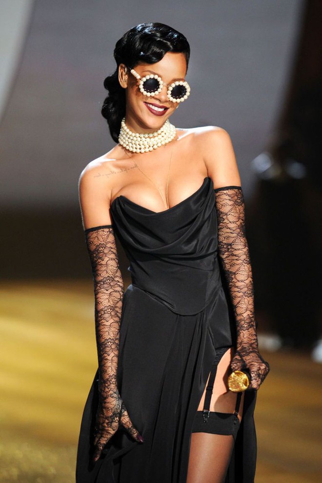 Nữ tỷ phú Rihanna đã được công nhận là anh hùng dân tộc ở quê nhà, sắp vĩnh biệt nghiệp ca hát thật rồi?  - Ảnh 5.