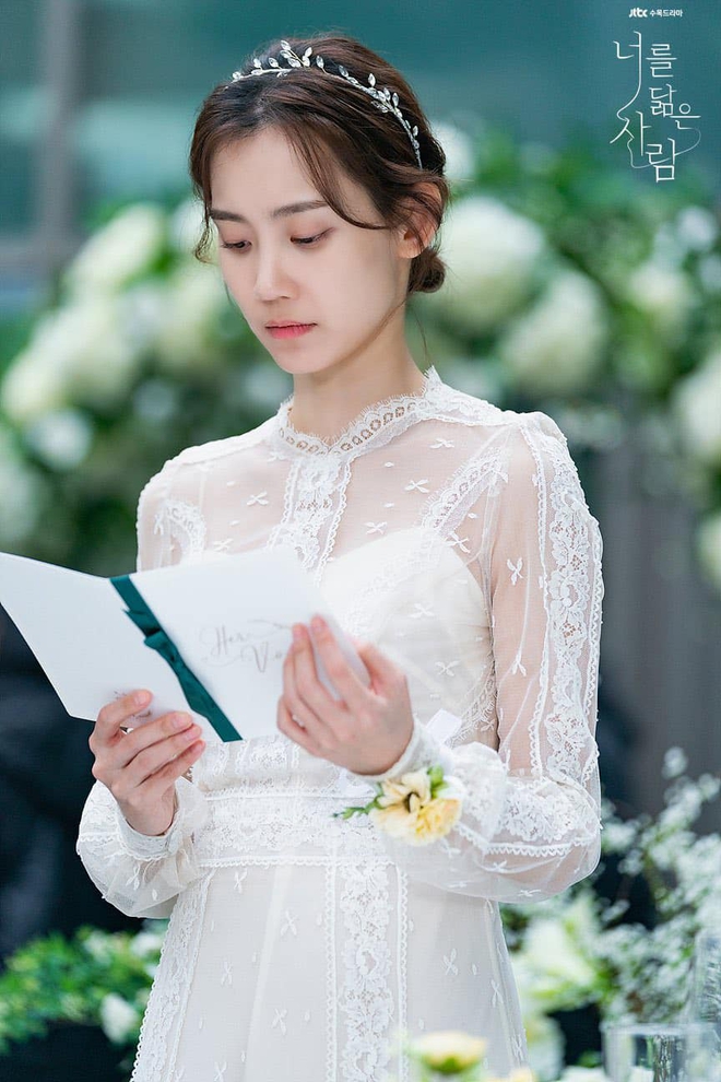 Netizen sốc visual nữ chính Hospital Playlist trong tạo hình cô dâu, điên cuồng gọi tên bác sĩ Đức Phật - Ảnh 2.
