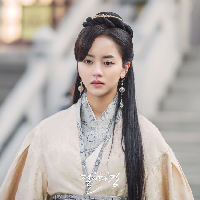 4 nữ thần cổ trang đẹp nhất màn ảnh Hàn 2021: Kim Yoo Jung như tiên tử nhưng Yuri (SNSD) mới là đỉnh cao - Ảnh 12.