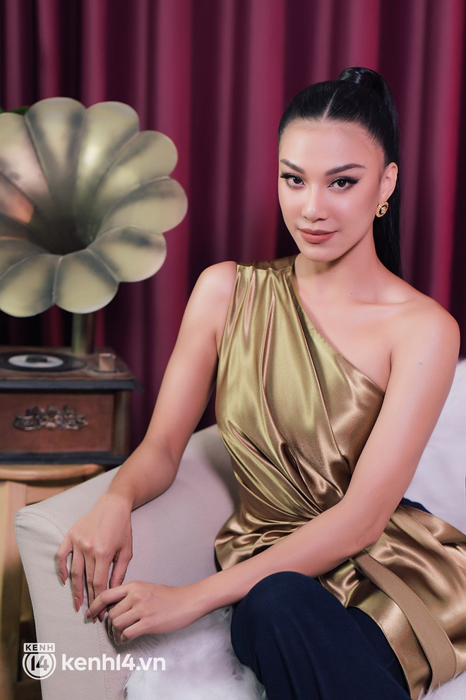 Độc quyền: Á hậu Kim Duyên lần đầu trải lòng khi bị anti, hé lộ về trang phục dân tộc dự thi Miss Universe 2021 - Ảnh 11.