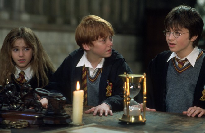 Mê xỉu visual dàn học sinh Harry Potter hội ngộ sau 20 năm: Chàng Harry để râu làm netizen Việt rạo rực, sốc nhất nhan sắc Emma Watson! - Ảnh 4.